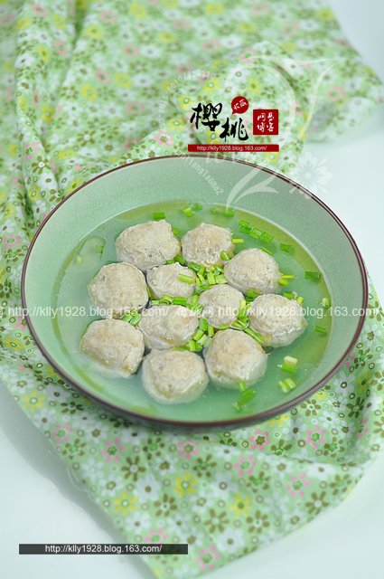 【美食廚房-冬】汆豬肉丸兒的做法(家家戶戶享團圓的菜肴) - 櫻桃 - 櫻桃網