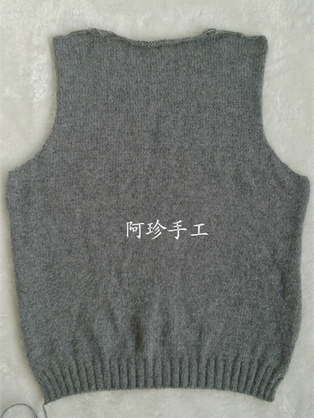 【阿珍手工】“童年”--7-8歲兒童雞心領羊絨背心 - 阿珍 - 阿珍手工編織