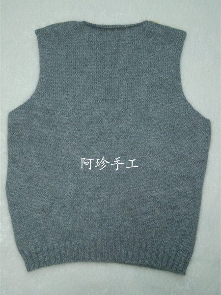 【阿珍手工】“童年”--7-8歲兒童雞心領羊絨背心 - 阿珍 - 阿珍手工編織