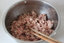 怎樣調制出鮮嫩多汁的餃子肉餡 - 雨滴  - *雨滴*